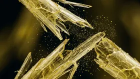 Brittle glasswool fibers close up